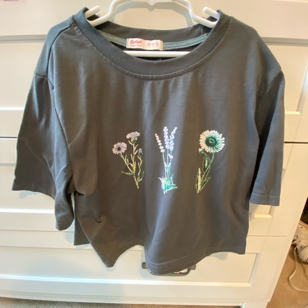 S ROMWE crop top - grey and flowers